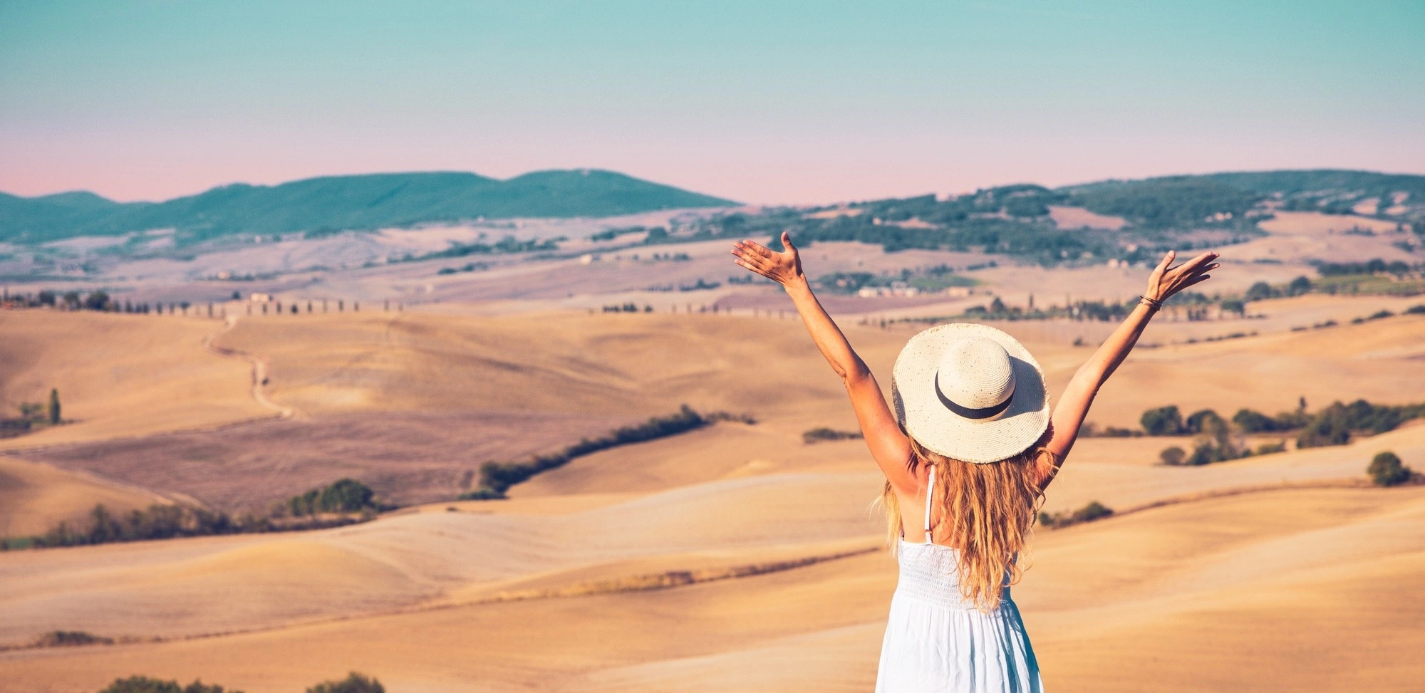 Первое сольное путешествие: 8 идеальных направлений для женщин