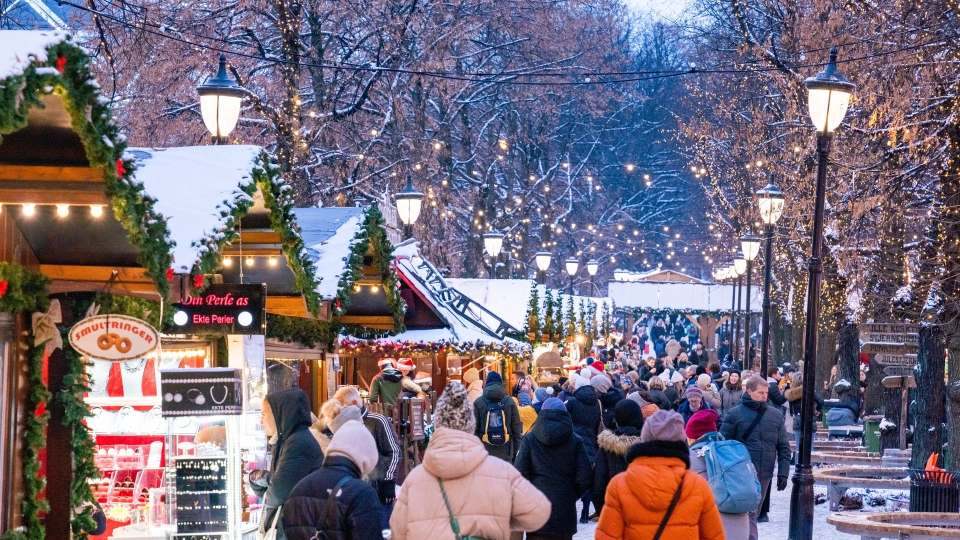 Christmas marked in Oslo_Fredrik Ahlsen - Maverix Media AS
