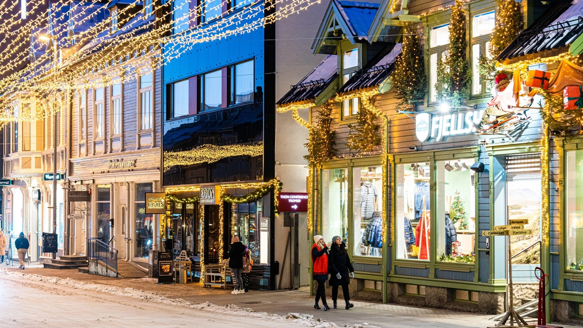 Christmas town Tromsø - christmas decorations_Fredrik Ahlsen_Visitnorway.com