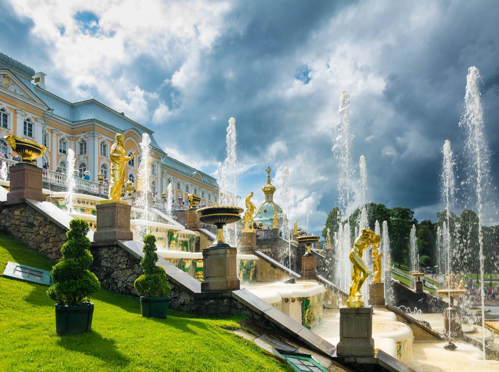 Как работают фонтаны в Петергофе? Гений воды без единого насоса