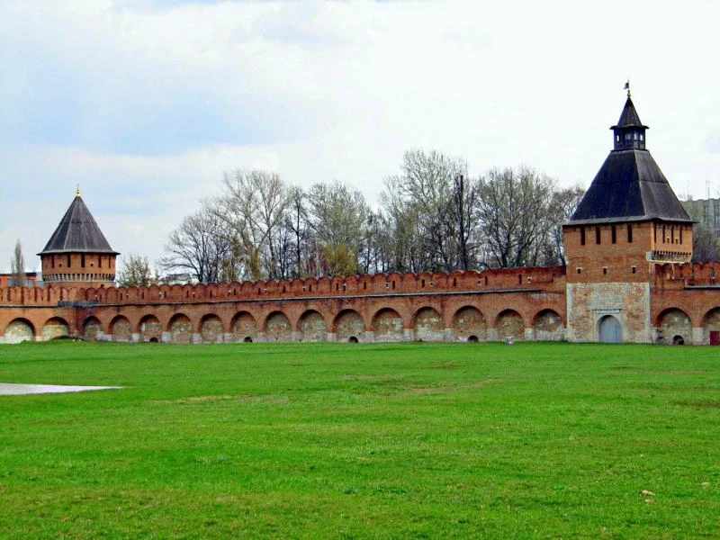 Тульский Кремль. Ивановская Башня и Башня Ивановских ворот.