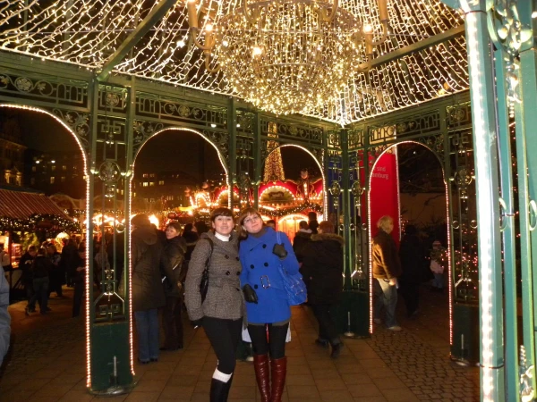 Weihnachtsmarkt-рождественский базар.