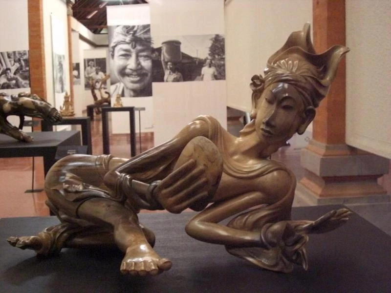 в музее Лукисан