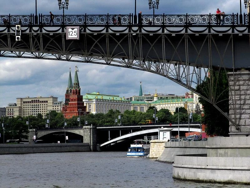 Наша Москва. Прогулка на кораблике по Москве реке. Кремль