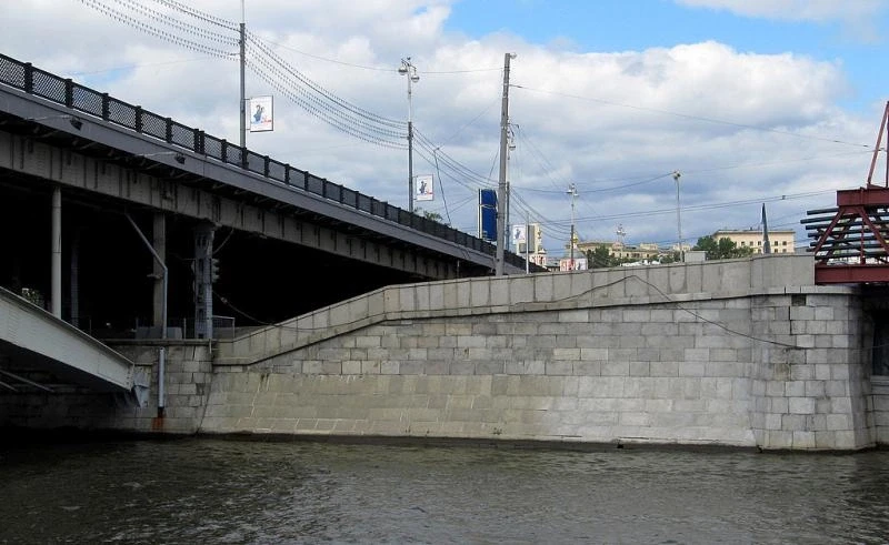 Наша Москва. Прогулка на кораблике по Москве реке.Большой Устьинский мост