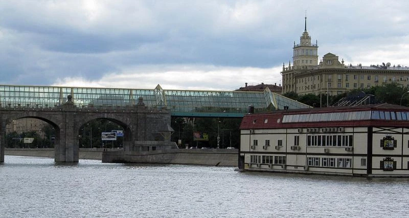 Наша Москва. Прогулка на кораблике по Москве реке. Андреевский мост