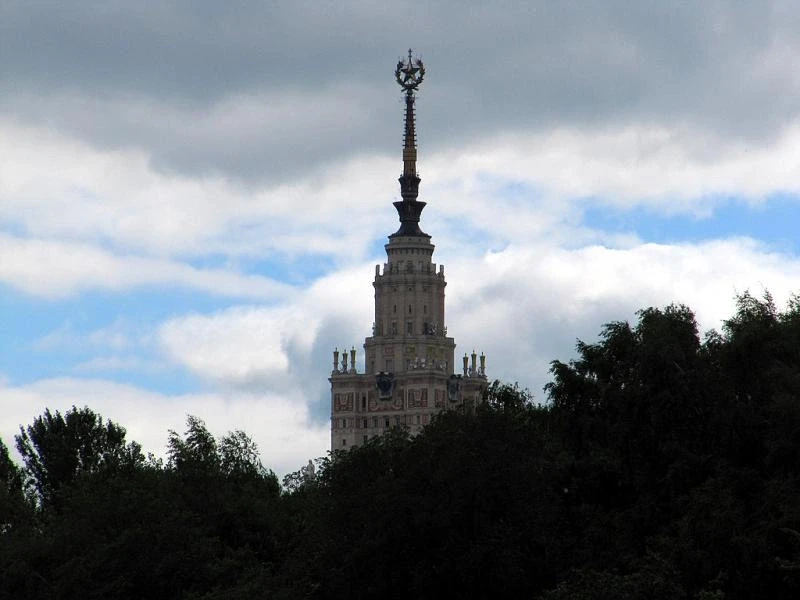 Москва. Прогулка на кораблике по Москве реке. Университет