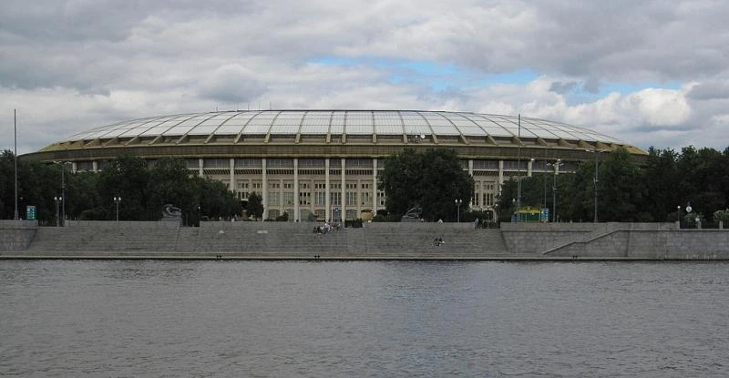 Москва. Прогулка на кораблике по Москве реке. Лужники