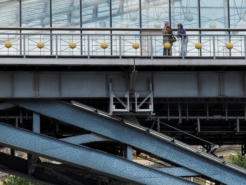 Москва. Прогулка на кораблике по Москве реке.Мост Богдана Хмельницкого