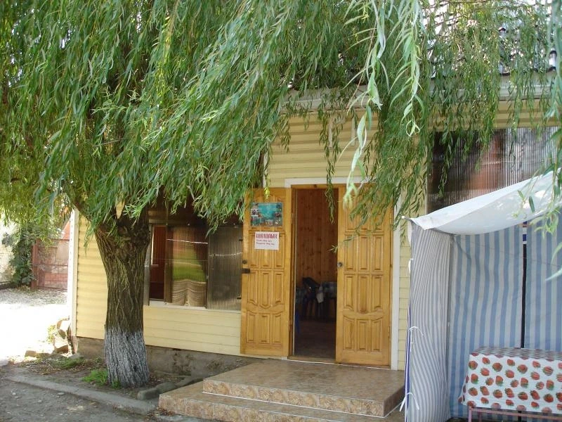 Вход в кухню-столовую