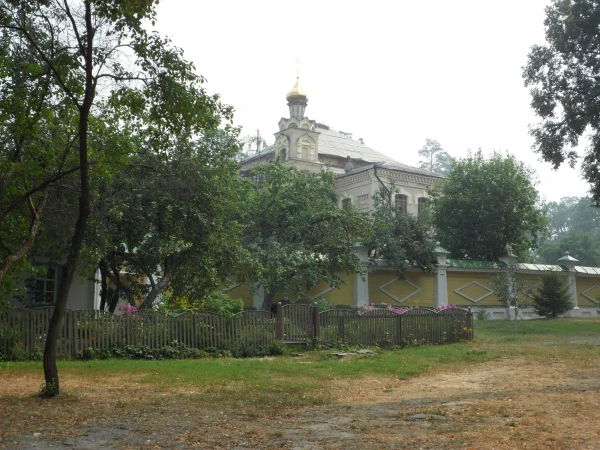 Скит, вид справа.