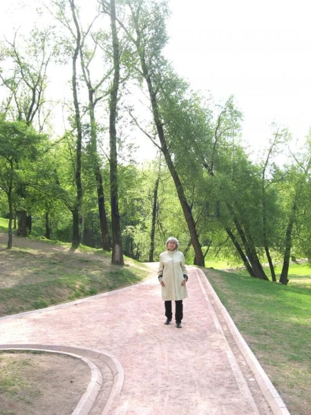 На аллее парка