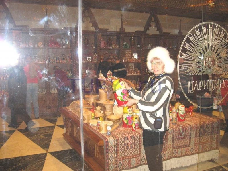 И набрать сувениров!