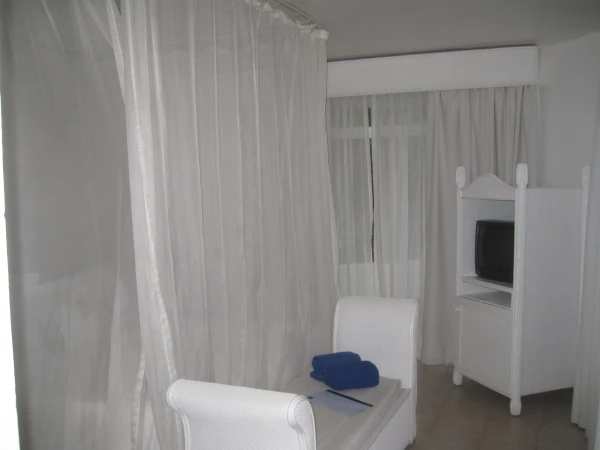 Honeymoon Suite