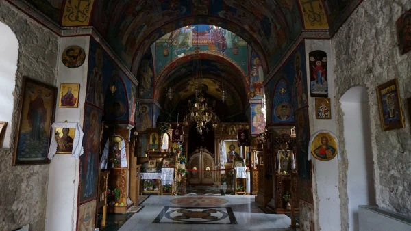 Монастырь Тврдош.