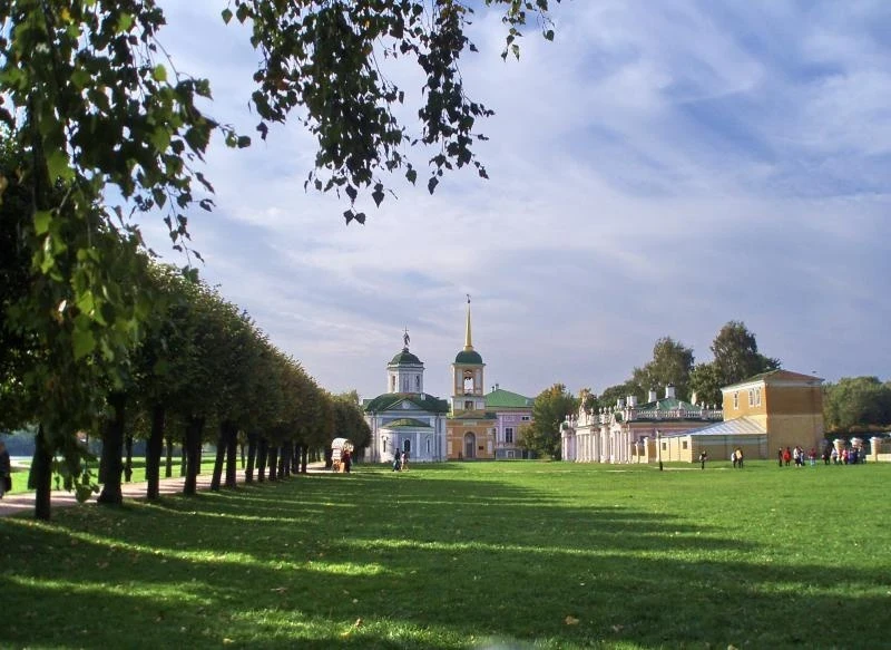 церковь, колокольня, кухонный флигель
