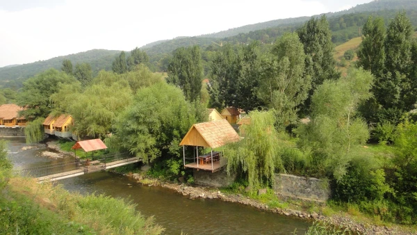 у Дилижана,  ресторанчик на воде