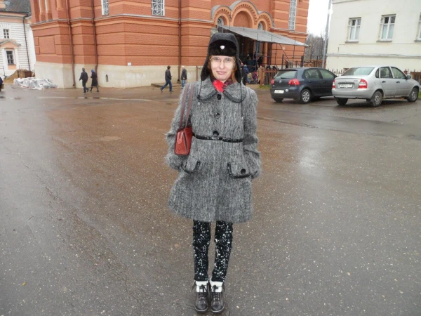 Рыжая в шапке :-)))
