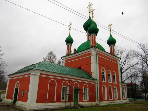 Переславль-Залесский. Красная площадь. Владимирская церковь