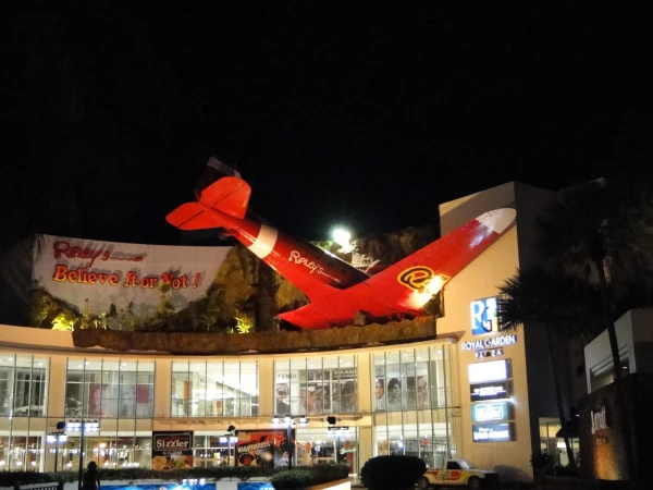 ЕЦ Royal Garden Plaza
