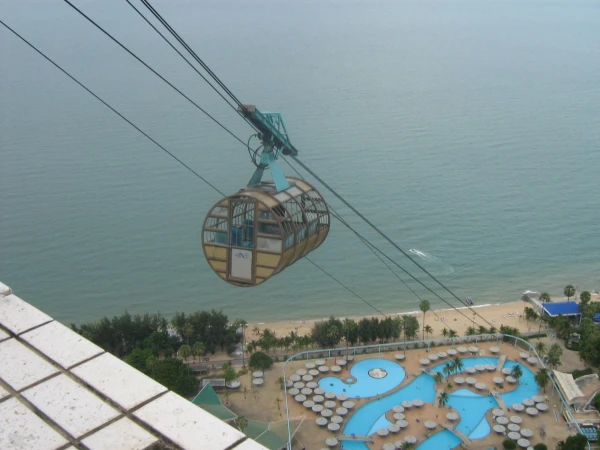 Башня в Pattaya Park.