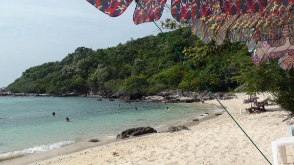 о. Ко Лан, пляж Monkey beach