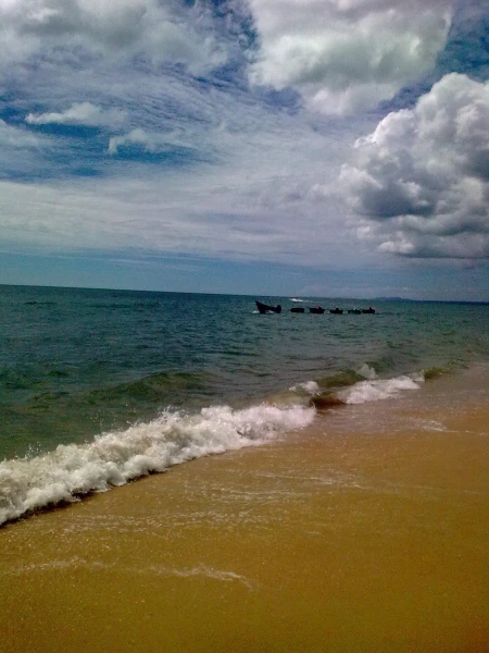 Море, небо, рыбачьи лодки