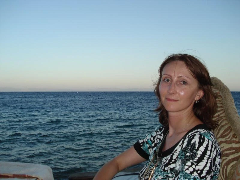 в кафе у моря