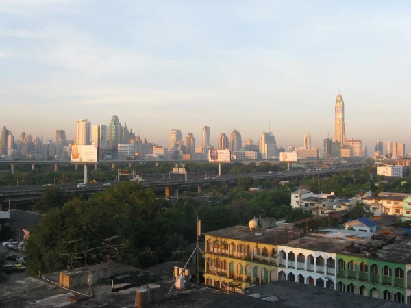 Утро. Вид на Baiyoke Sky Hotel