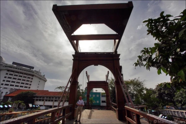 Chicken Market Bridge или...