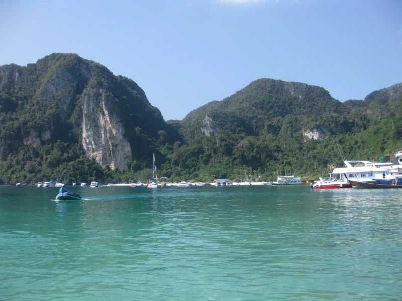 PHI  PHI  ISLAND  25.12.2010-30.12.2010