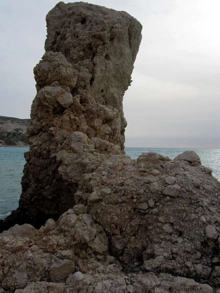 Скалы, море