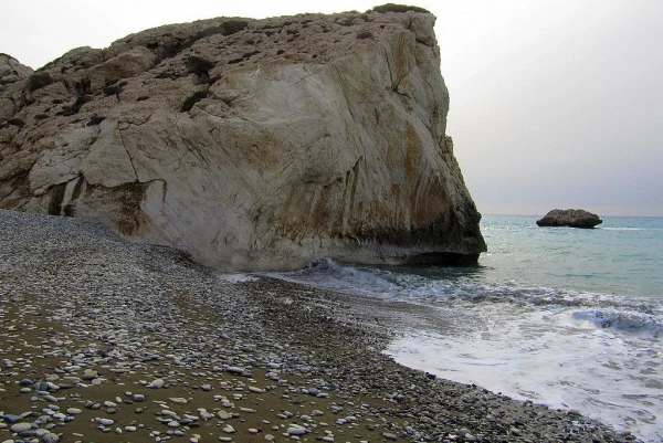 Скалы, море
