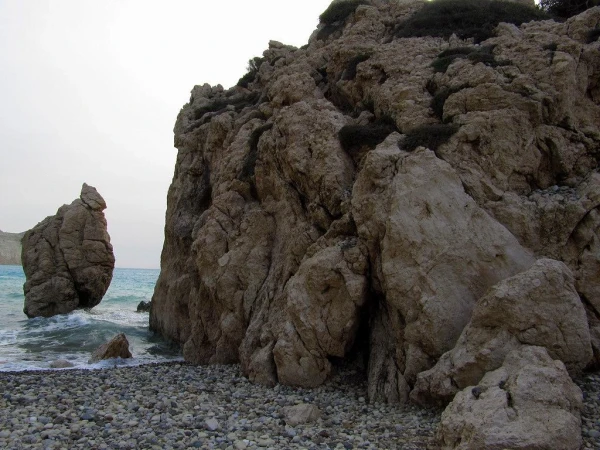 Скалы, море