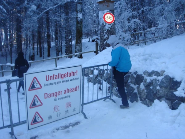 Danger! не для руссо-туристо.