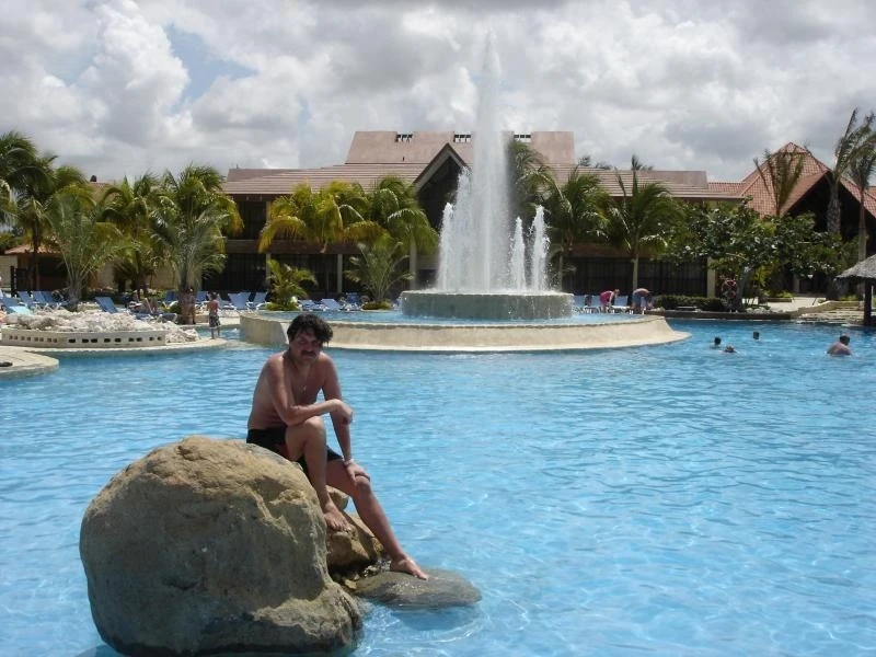 "IFA VILLAS BAVARO RESORT & SPA". Главный бассейн.