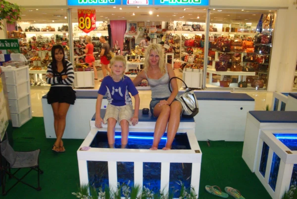 Торговый центр Royal Garden Plaza