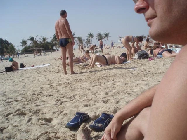 Mamzar beach. А говорили нельзя топлес загорать!