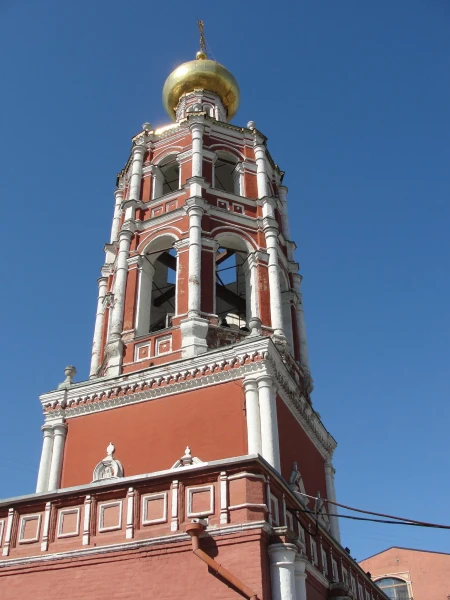 колокольня (вид с территории монастыря)