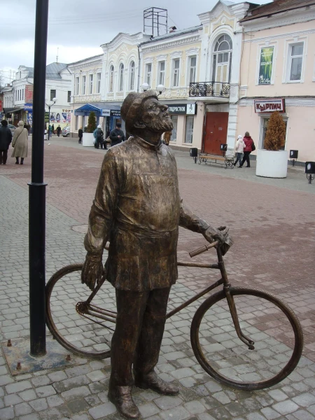 Старик с велосипедом