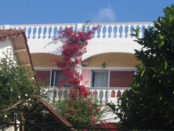Отель "Bella vista".