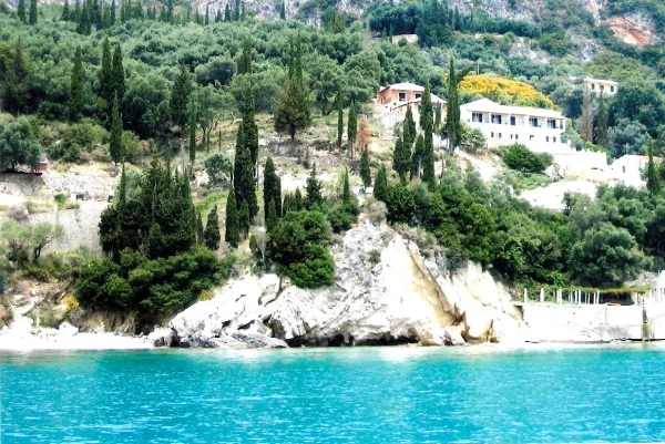 Красавица Палеокастрица.