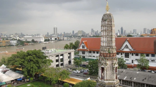 Вид на реку Чао Прайя с храма Wat Arun