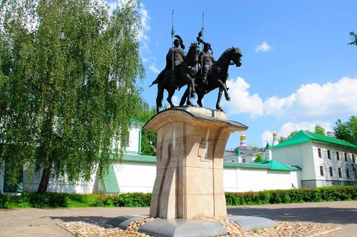 Дмитров. Памятник Борису и Глебу