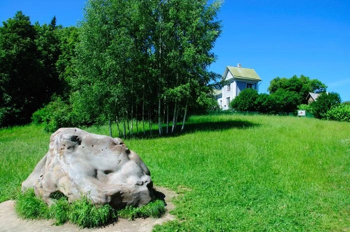 Усадьба "Шахматово". Блоковский Валун