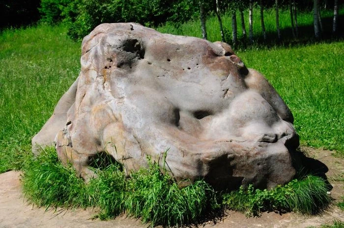 Усадьба "Шахматово". Блоковский Валун