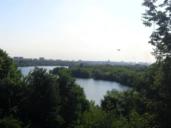утро, Москва река