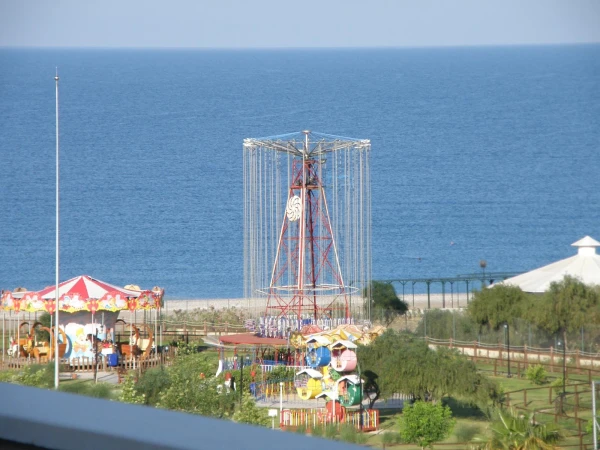 Луна-парк