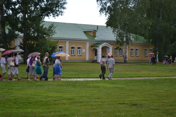 людская изба