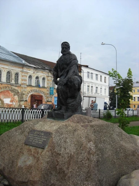 пямятник бурлаку